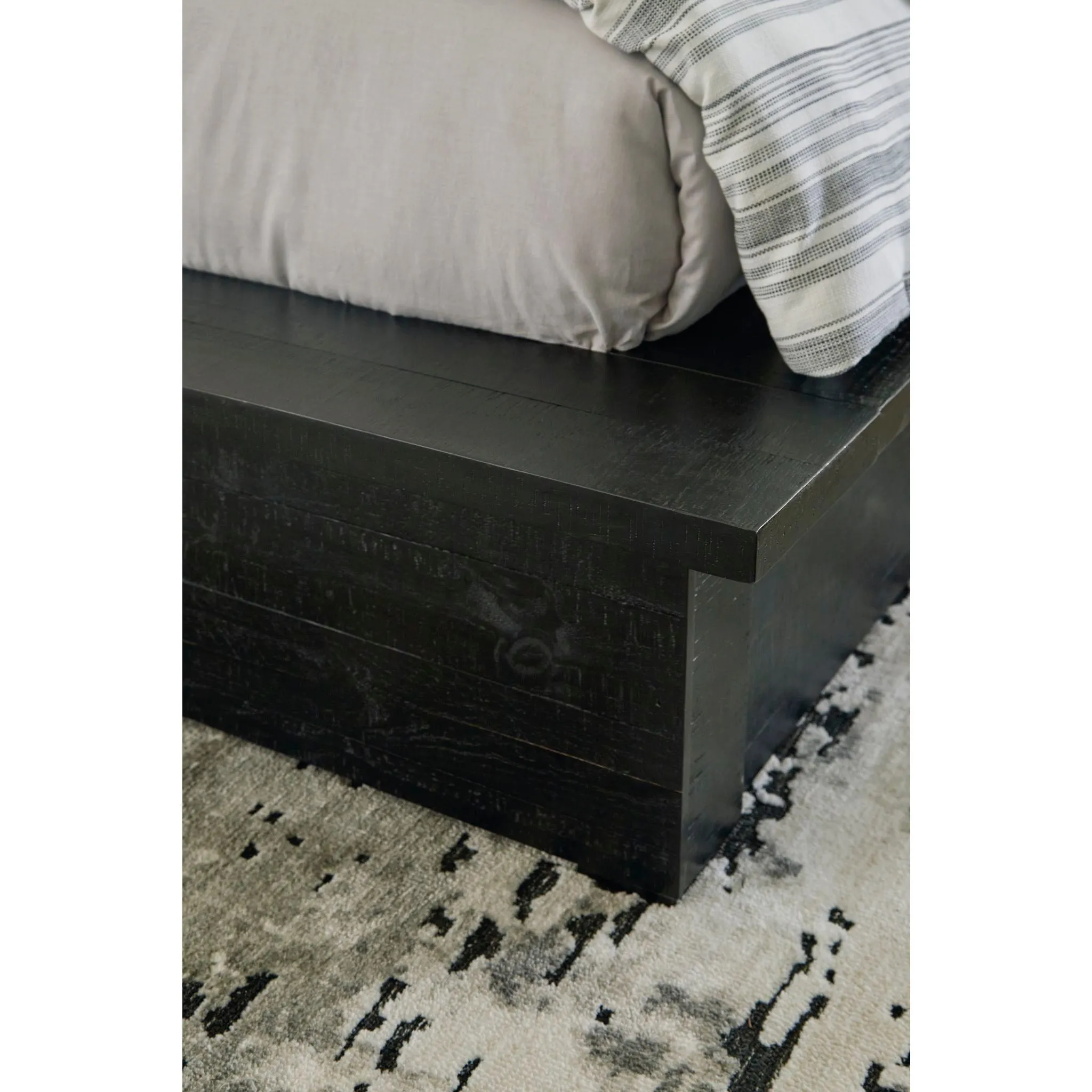 Londer-Exclusive Panel Bed - Black